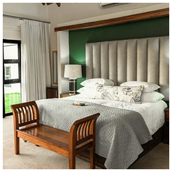 SAFARI HOUSE (10 PAX) x3 Rooms & Loft (x1 King, x2 Queen, x4 3/4 Beds), x2 Single
